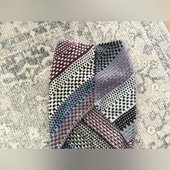 🧶 NWT hand crafted cowl neck warmer Blues greys burgundy creams O/S Peruvi… - Picture 8 of 10